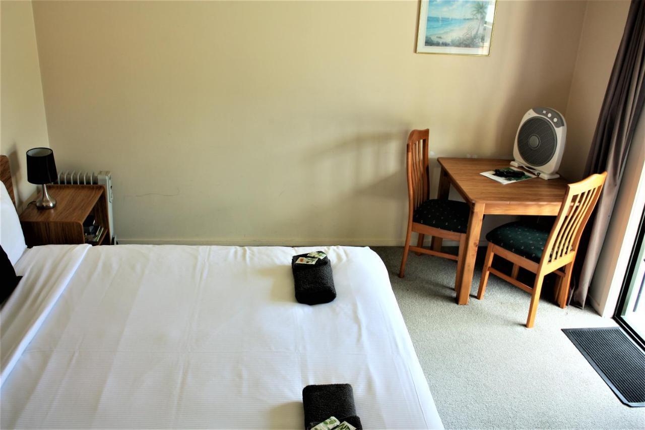Owen River Tavern&Motels Eksteriør bilde