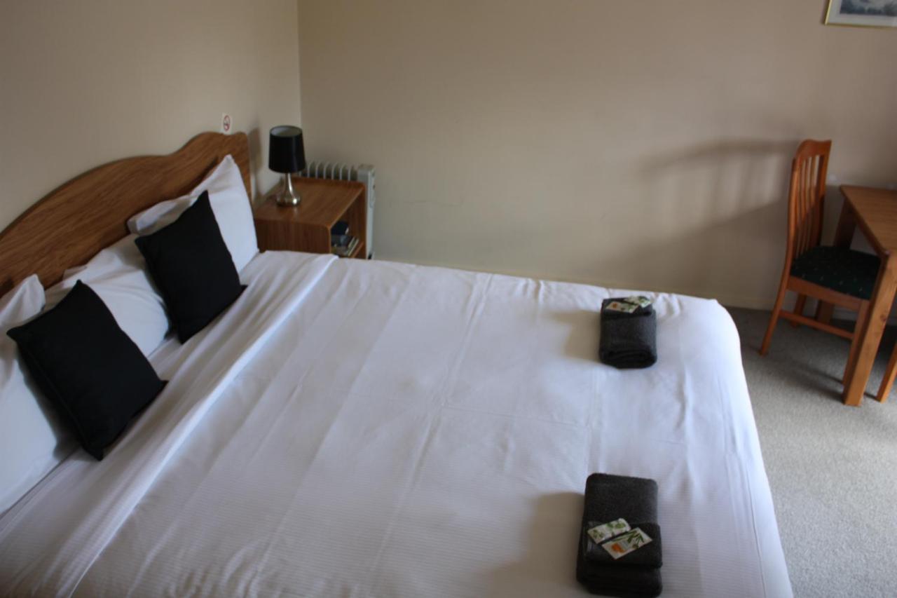 Owen River Tavern&Motels Eksteriør bilde